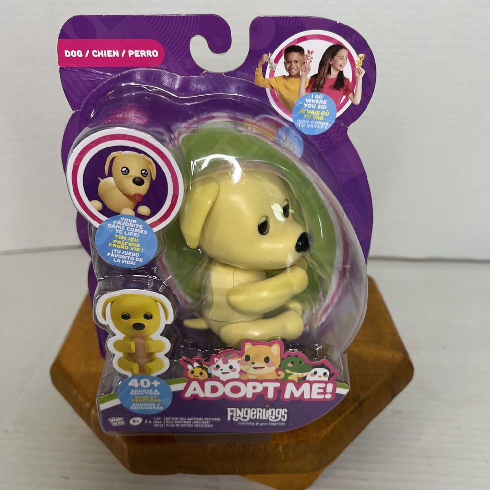 Fingerlings Adopt Me! Dog, Interactive Pet‎ with 40+ Sounds & Reactions